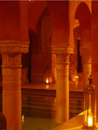 Detalle artesanal de los portavelas